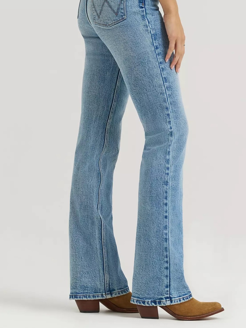 Wrangler High Rise Bold Boot Jeans Distressed Light Wash 8 x32 NWT - Picture 2 of 12